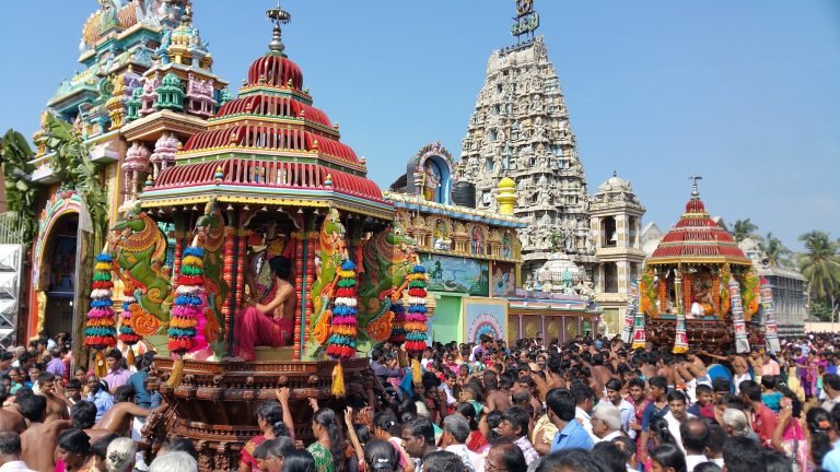 Theru_Festival_-_Sri_Pathrakali_Temple_-_Trincomalee_(25677203590)